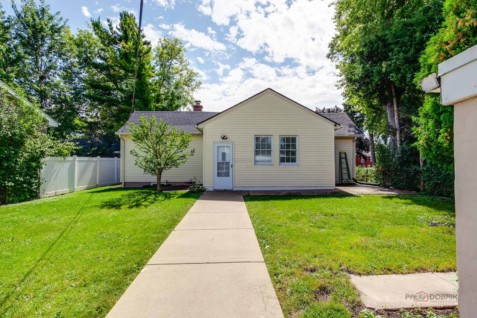 47 Prairie AVE #RearHouse, Highwood, IL 60040