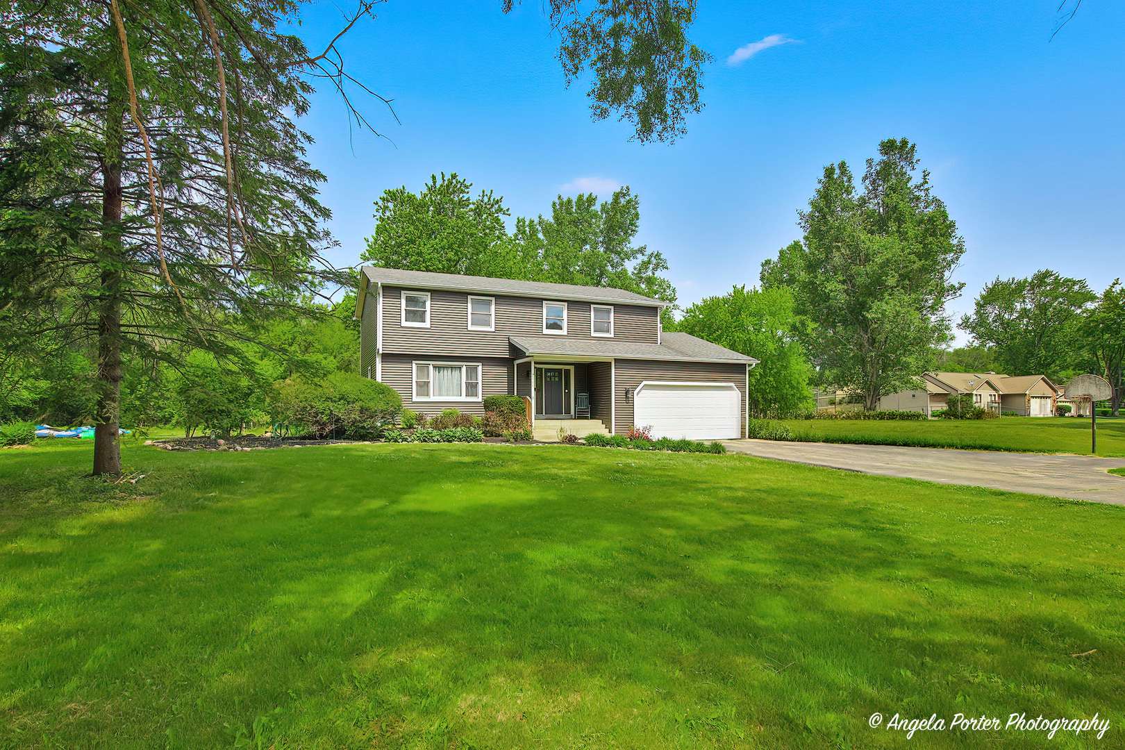2711 Old Oak DR, Mchenry, IL 60050