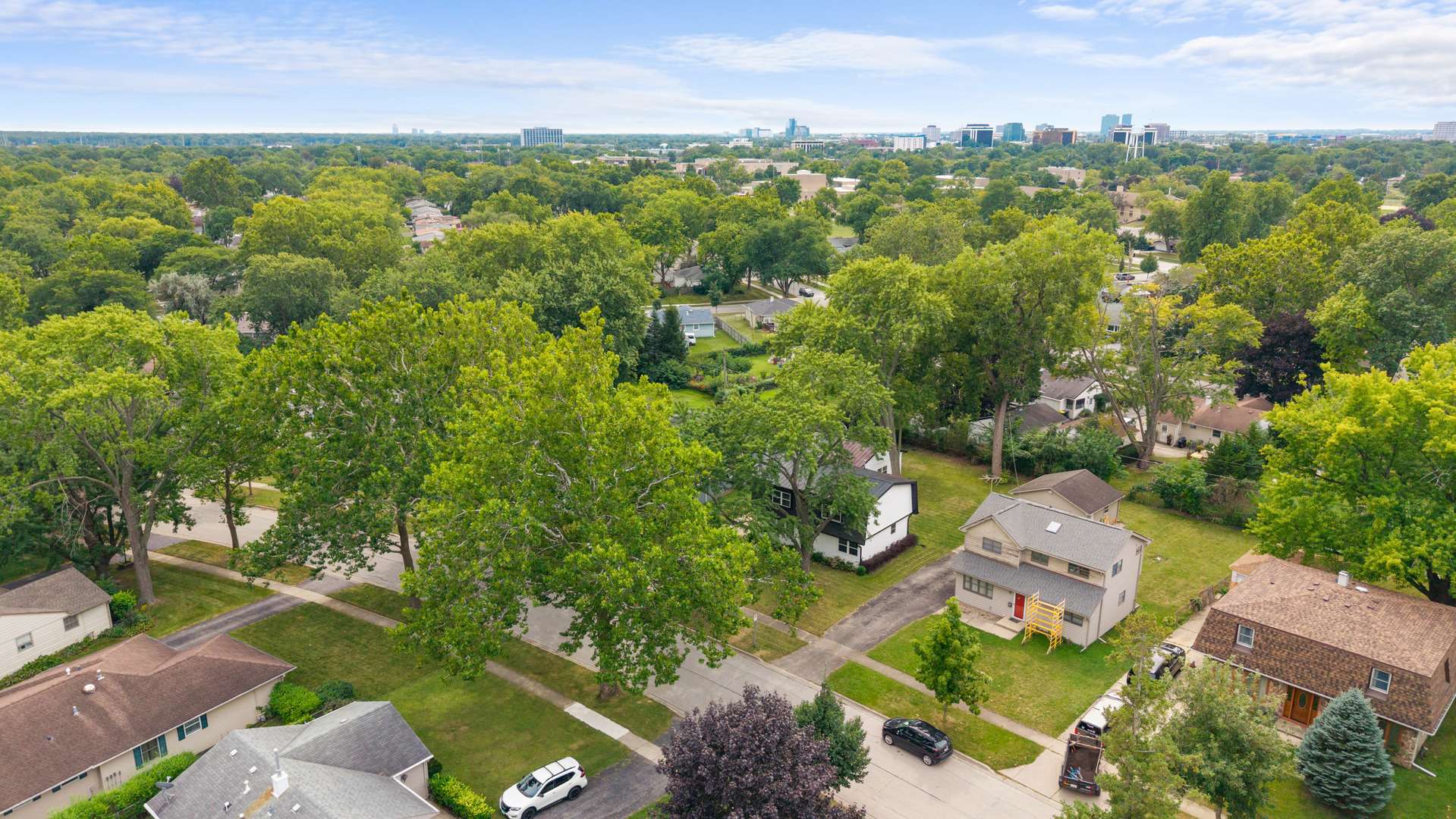 3703 Bluebird LN, Rolling Meadows, IL 60008