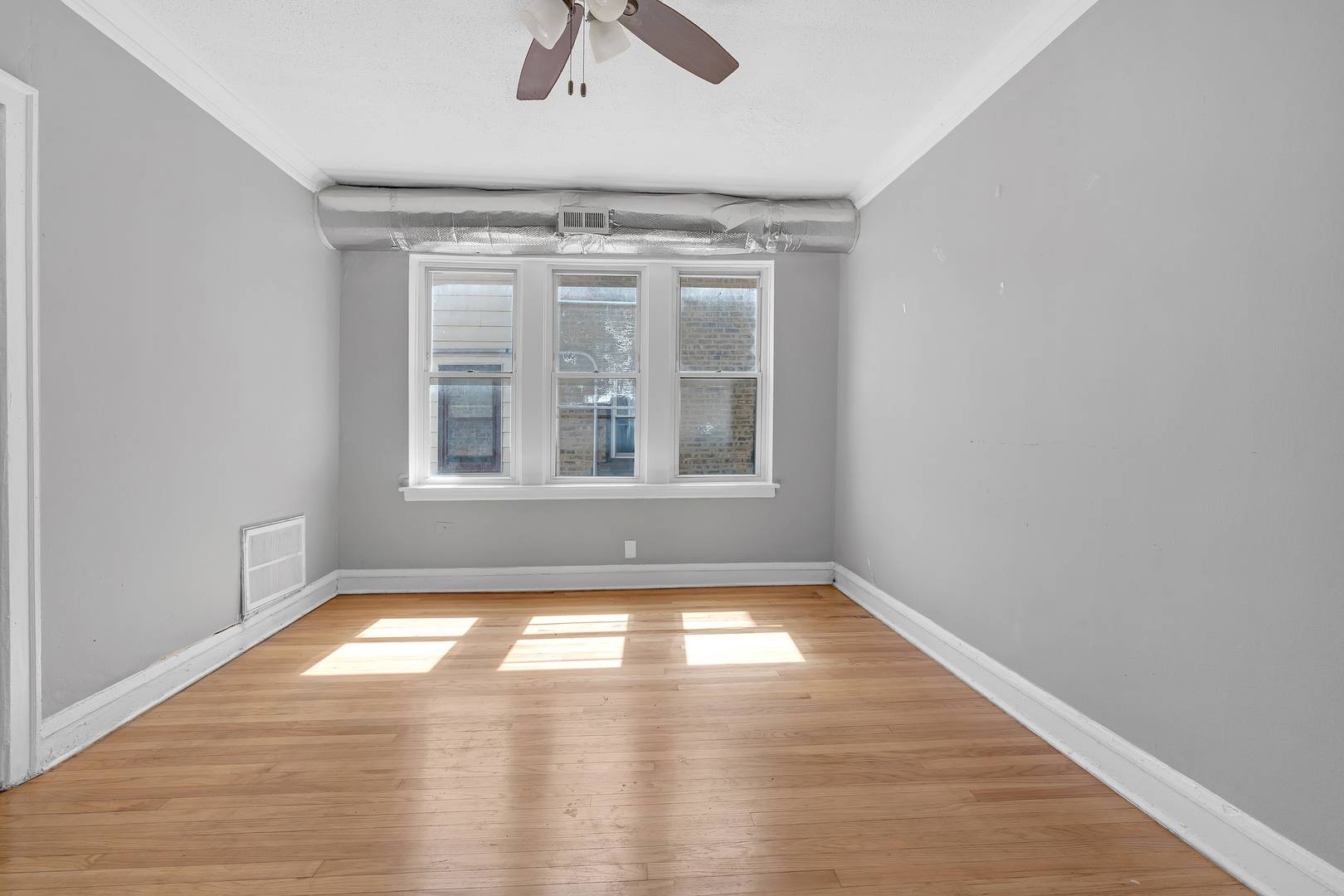 6215 N Washtenaw AVE #2, Chicago, IL 60659