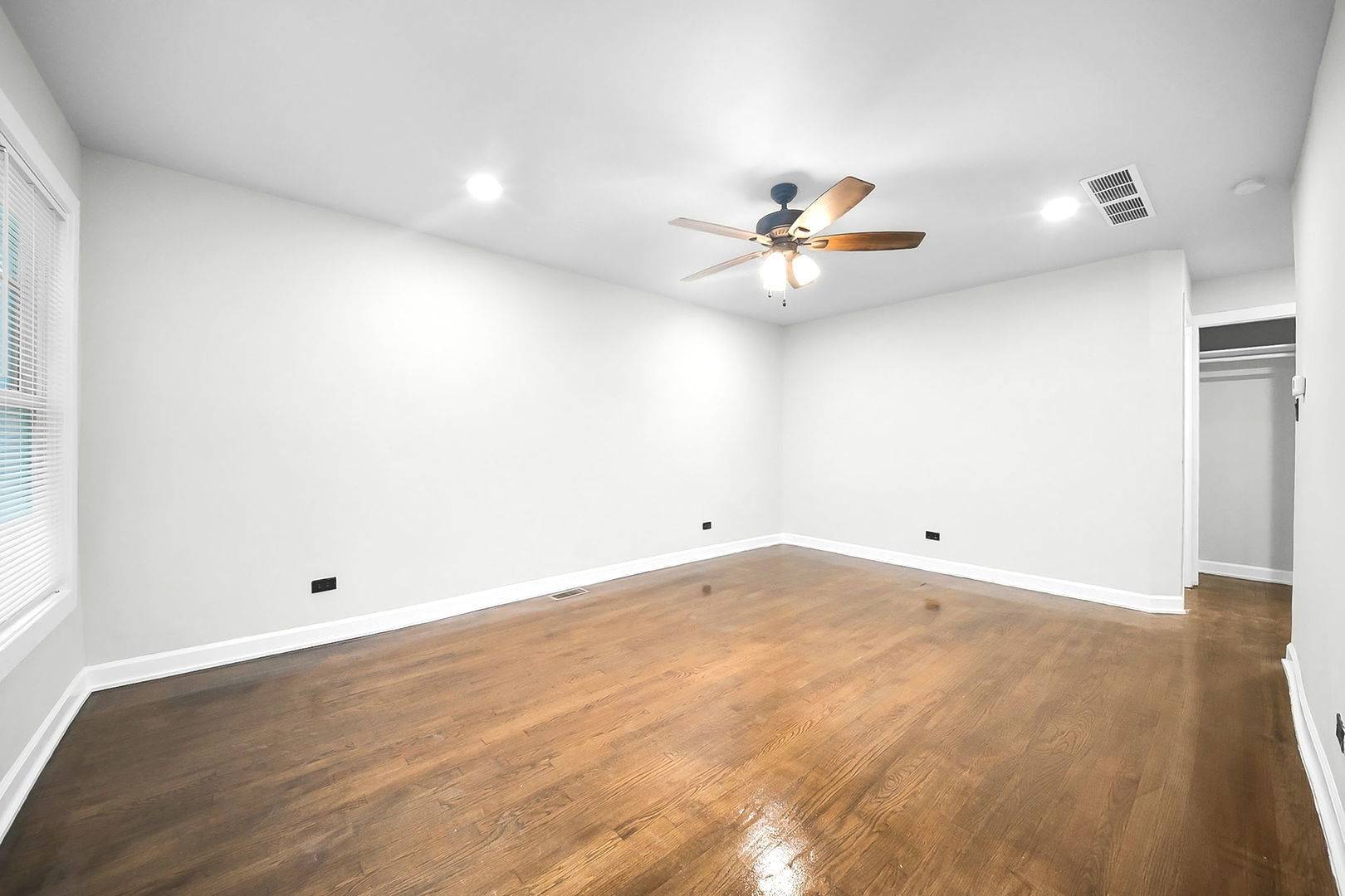 6525 S Bell AVE, Chicago, IL 60636