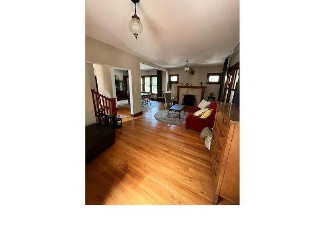 10902 S Hoyne AVE, Chicago, IL 60643