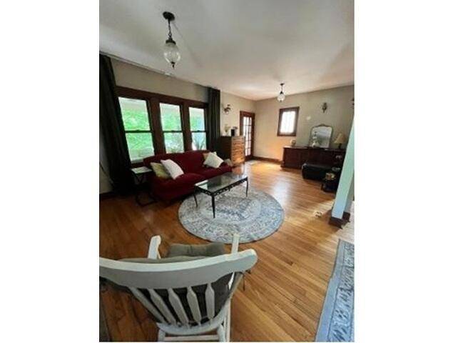 10902 S Hoyne AVE, Chicago, IL 60643
