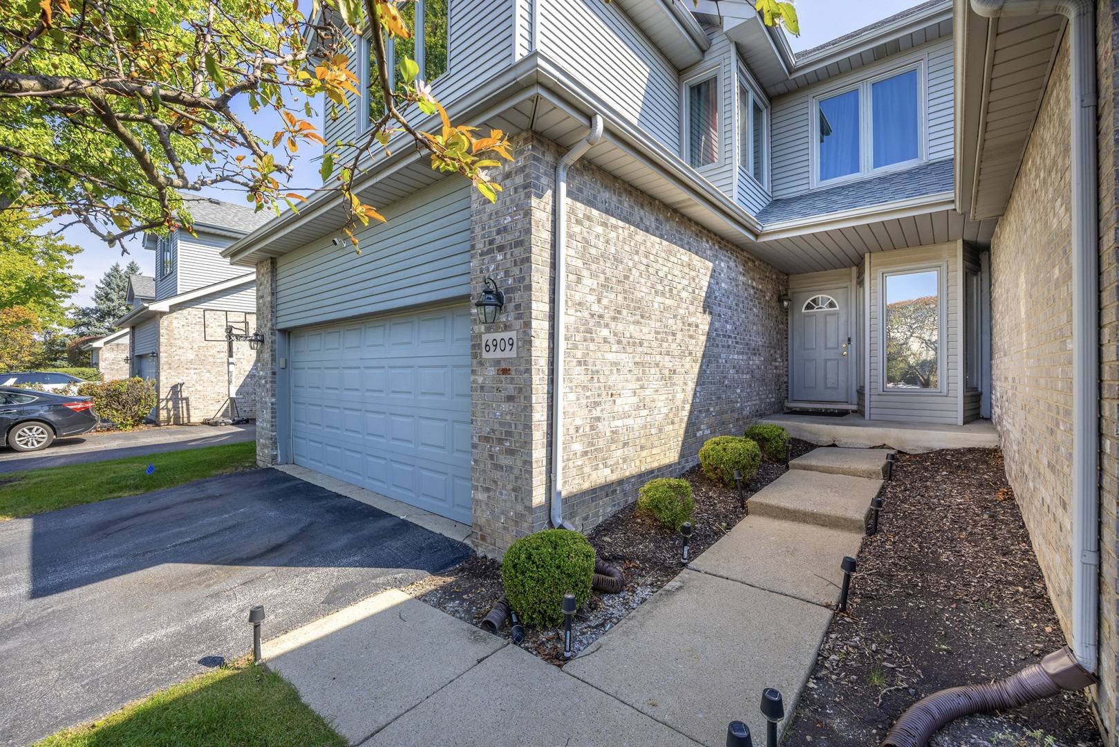 6909 Lexington CT, Tinley Park, IL 60477