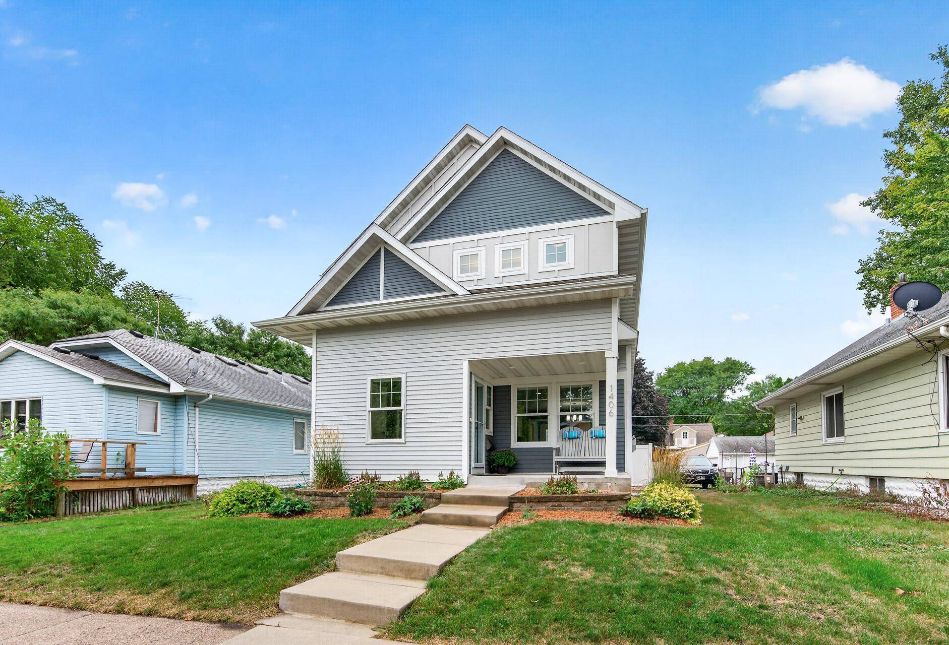 1406 Juliet AVE, Saint Paul, MN 55105
