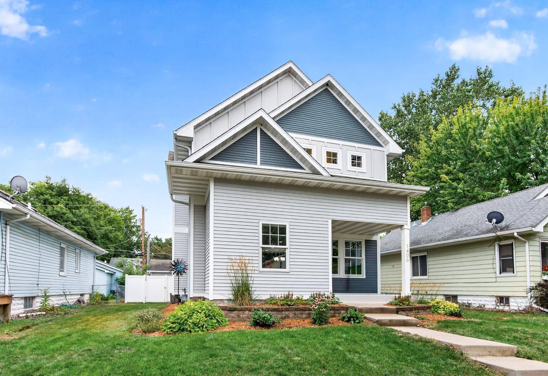 1406 Juliet AVE, Saint Paul, MN 55105