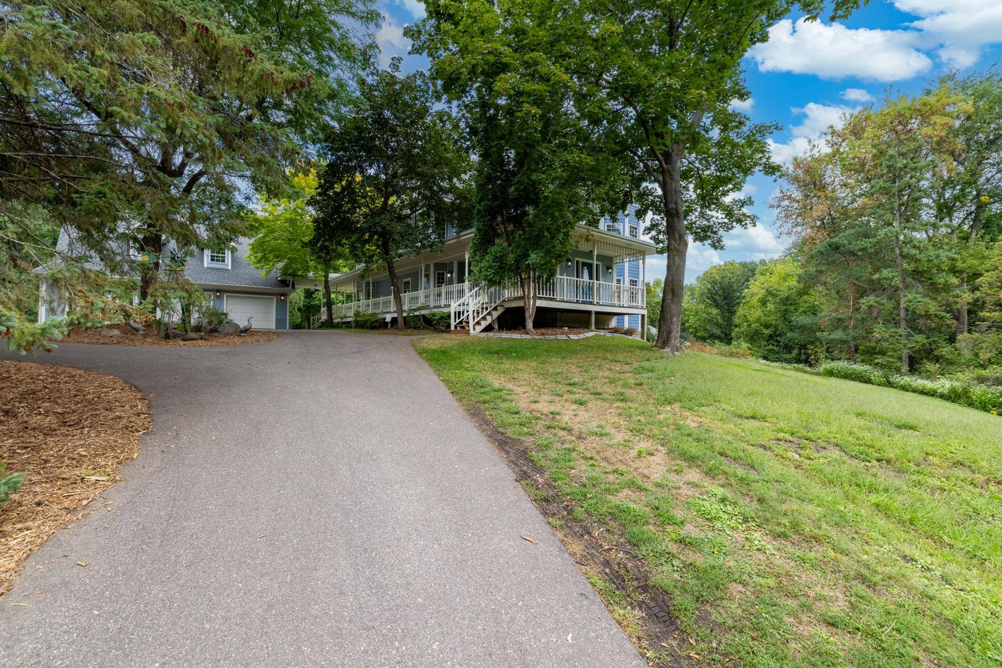 8620 Inver Grove TRL, Inver Grove Heights, MN 55076