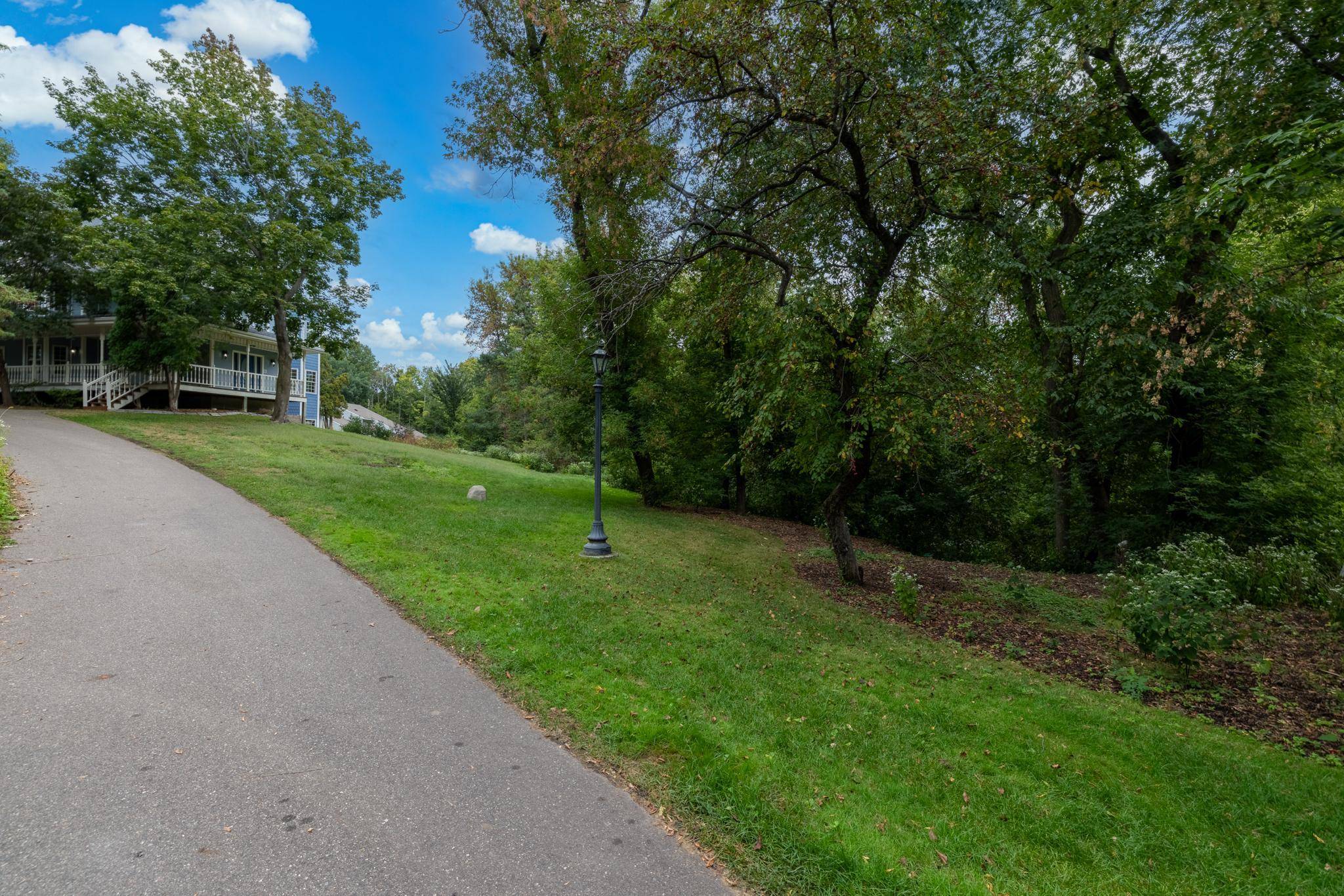 8620 Inver Grove TRL, Inver Grove Heights, MN 55076