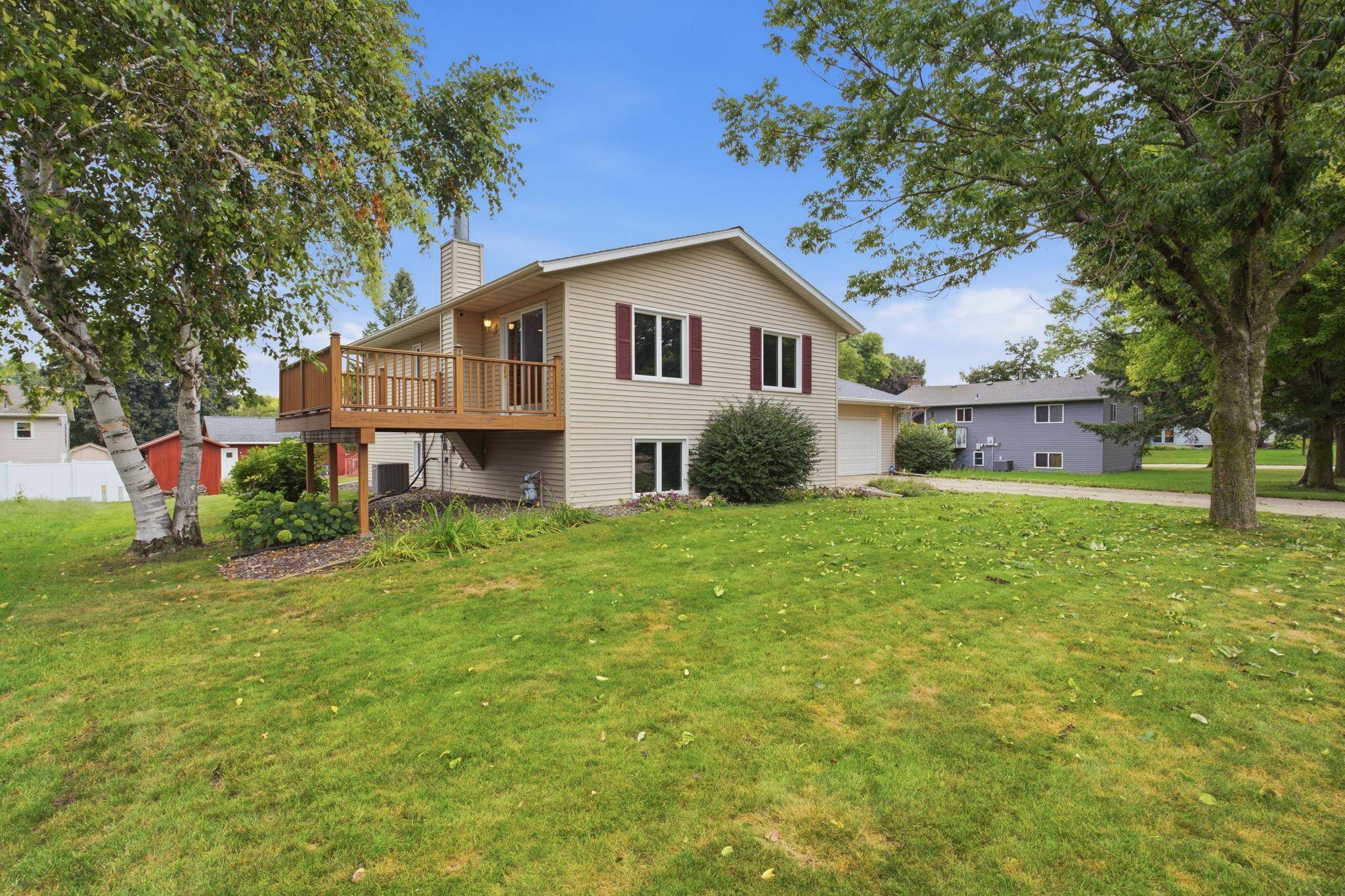 2704 13th AVE NW, Willmar, MN 56201