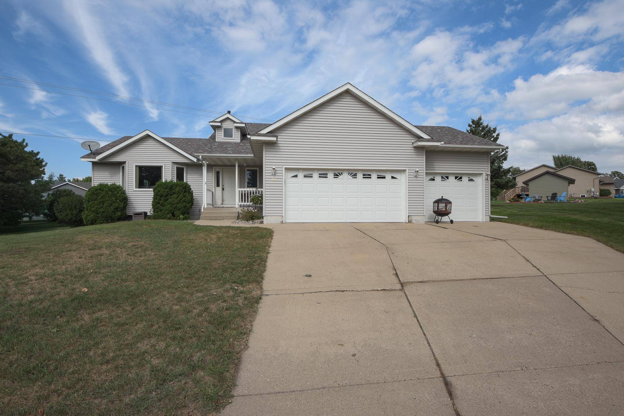 715 Prairie LN, Sauk Rapids, MN 56379