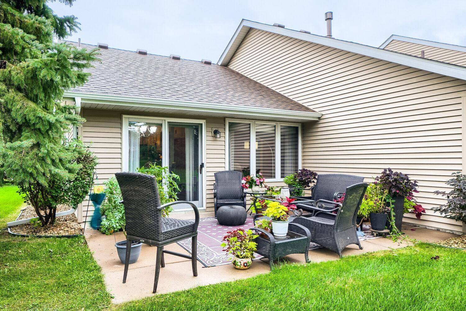 1513 Carleton DR, Hastings, MN 55033