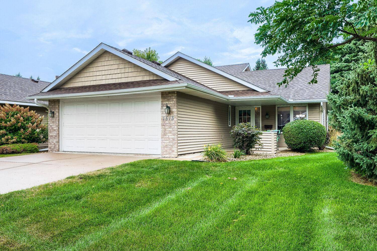 1513 Carleton DR, Hastings, MN 55033