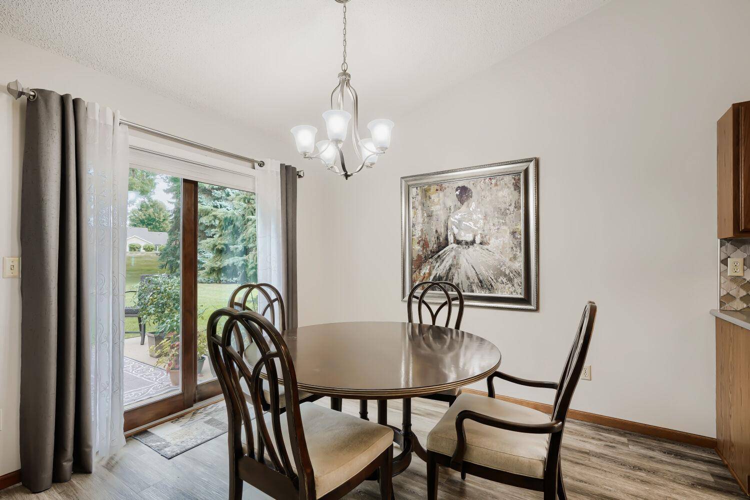 1513 Carleton DR, Hastings, MN 55033