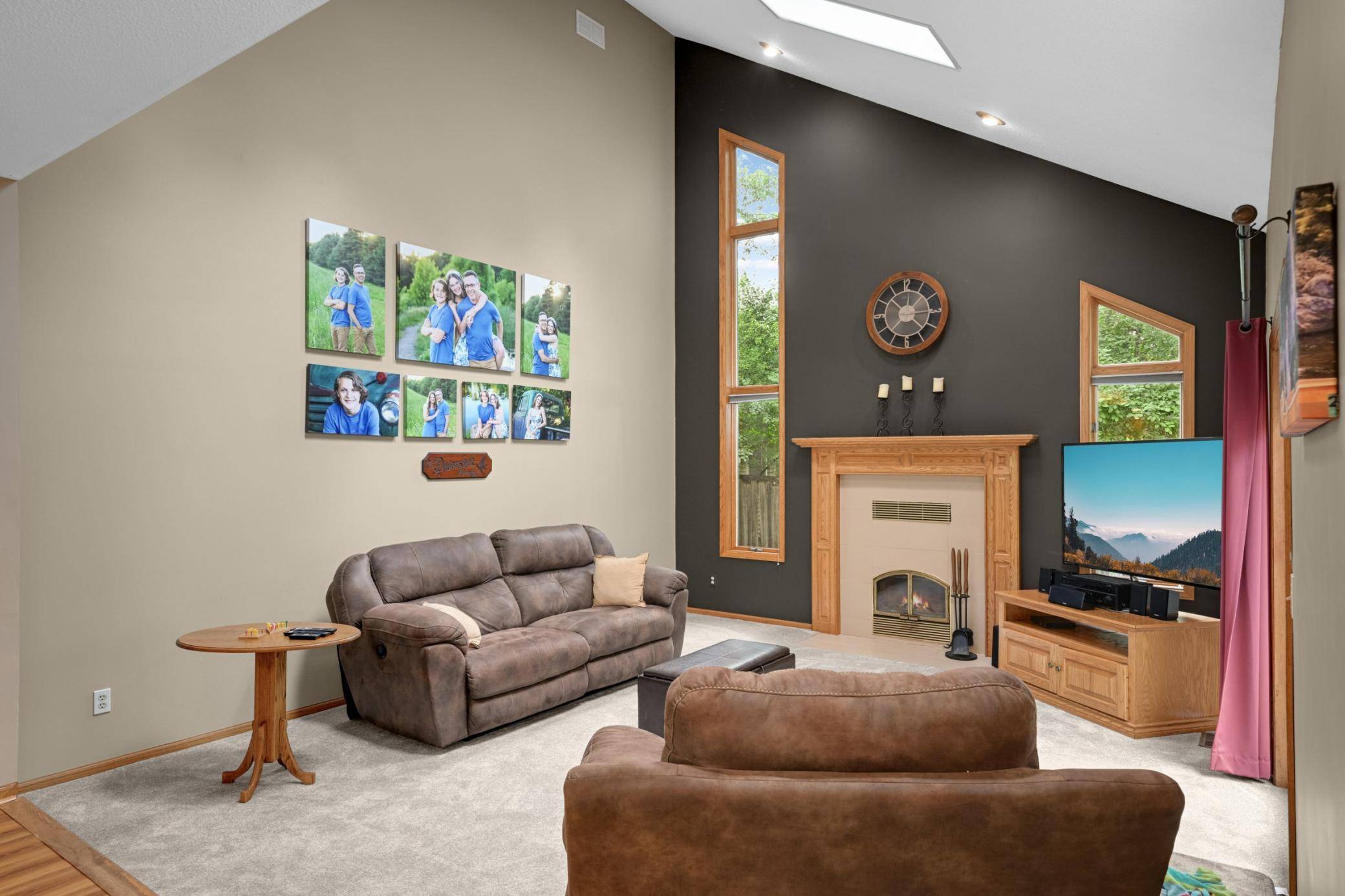2152 15th AVE E, North Saint Paul, MN 55109