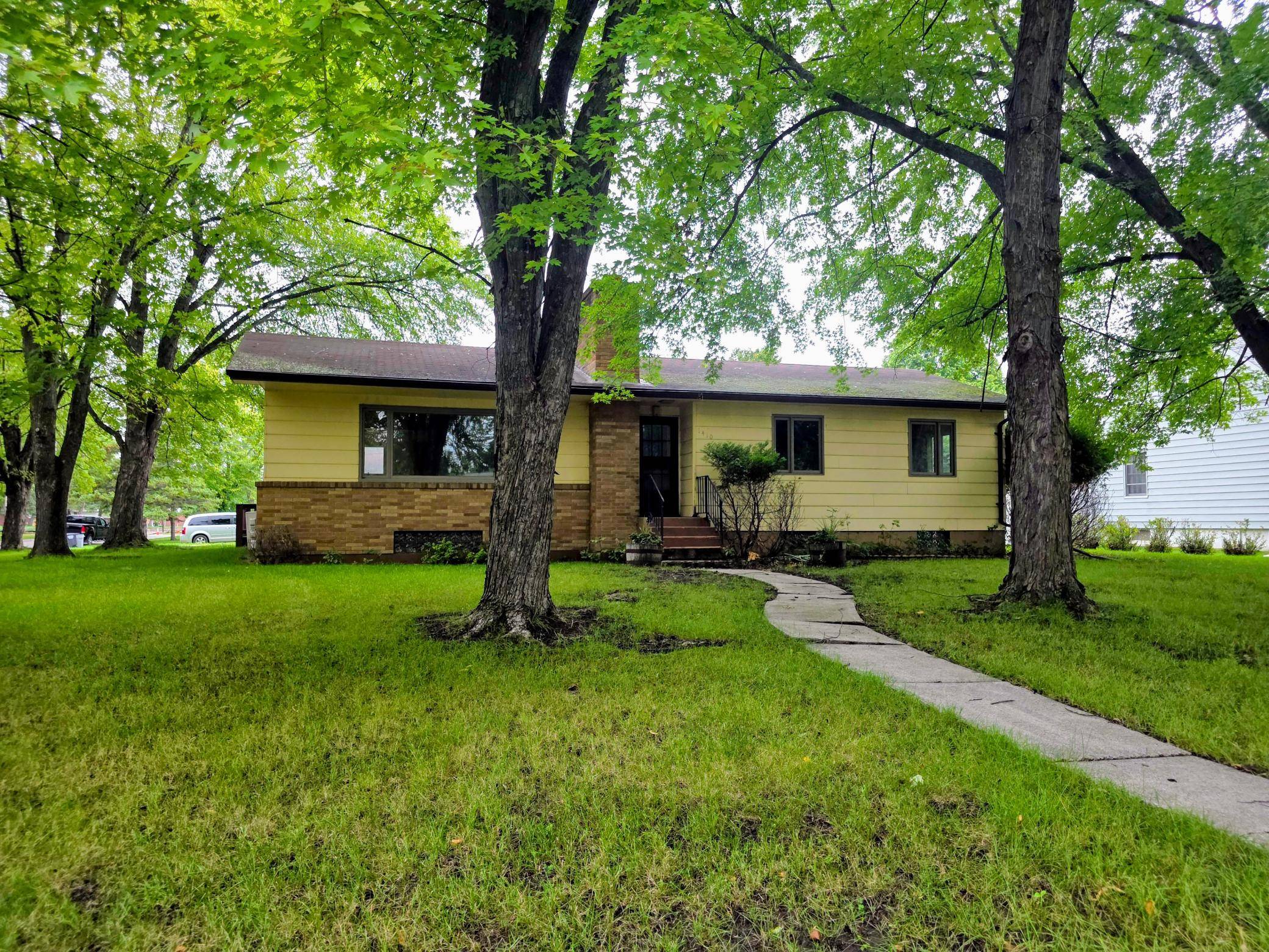 1410 Home LN, International Falls, MN 56649