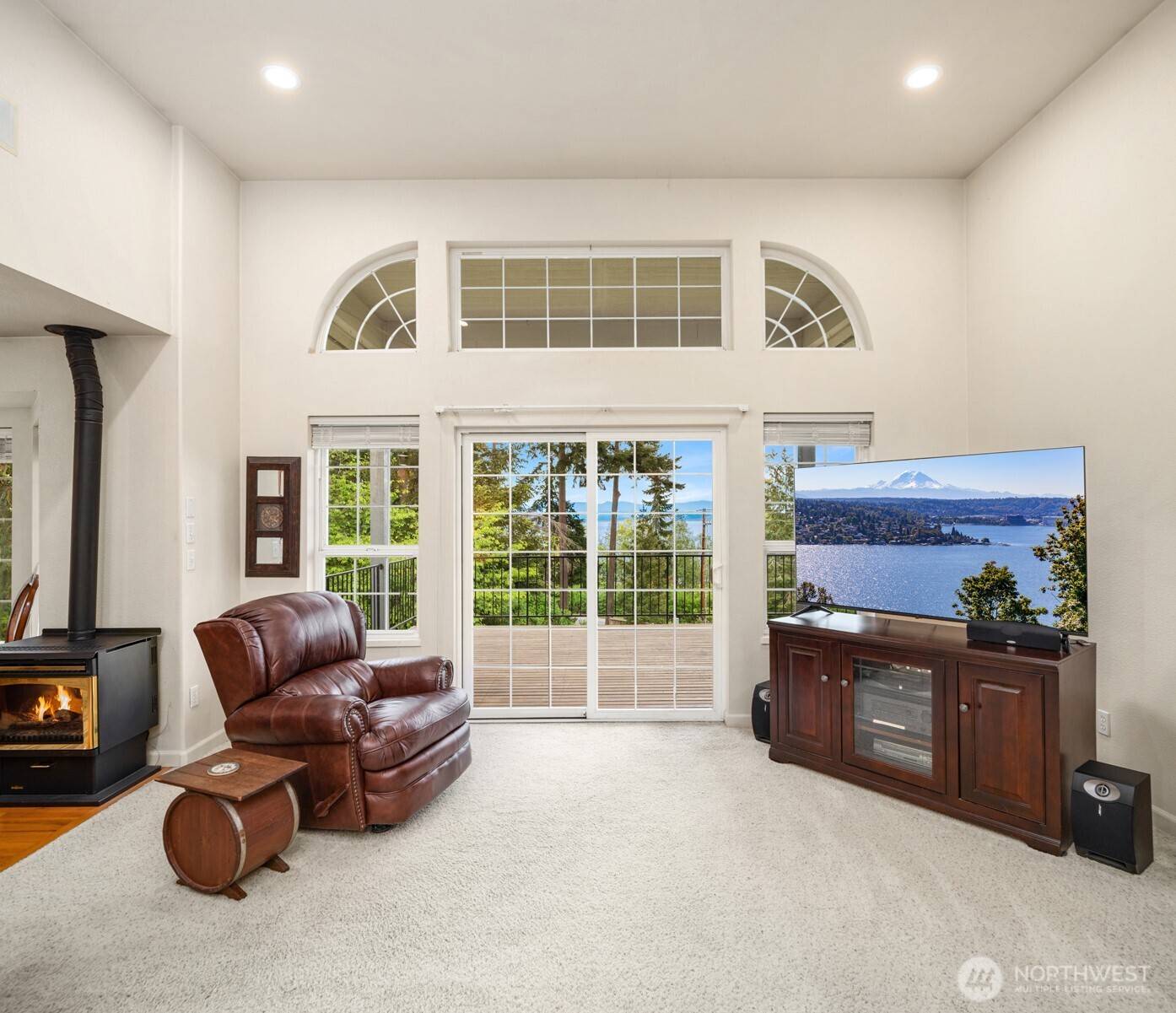 51 Lucky LN, Camano Island, WA 98282