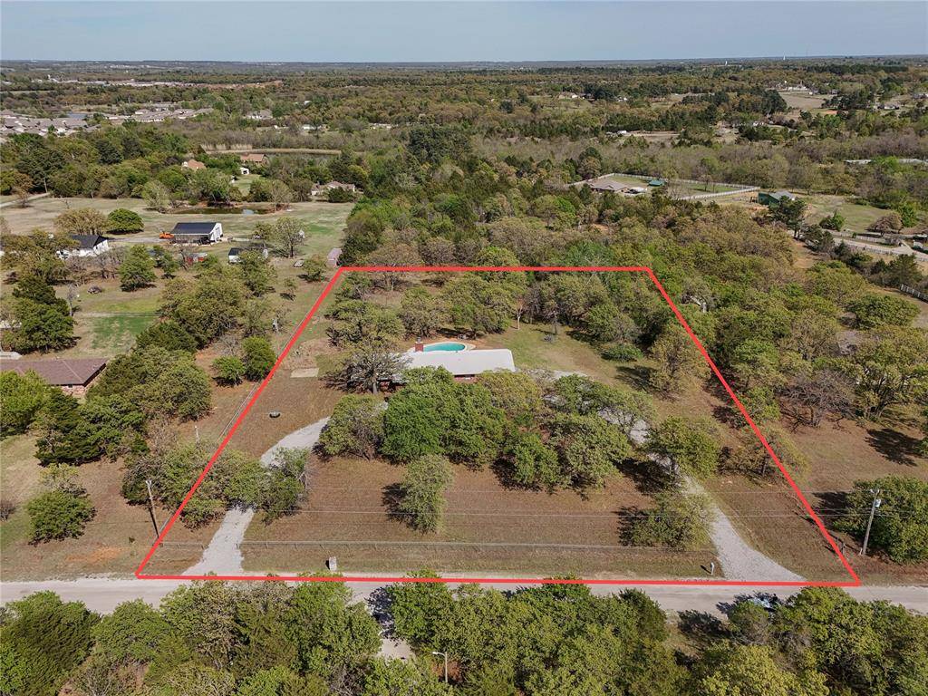 1172 Woodcrest DR, Harrah, OK 73045