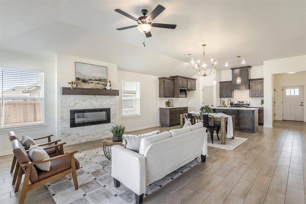 12009 NW 121st CIR, Yukon, OK 73099