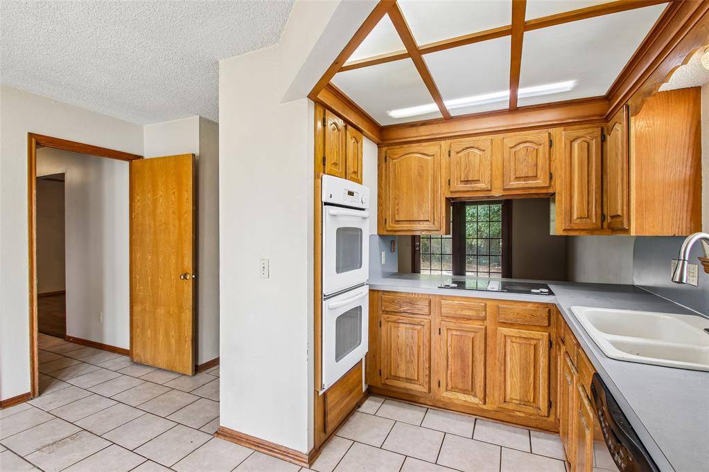 1536 Creekside DR, Norman, OK 73071