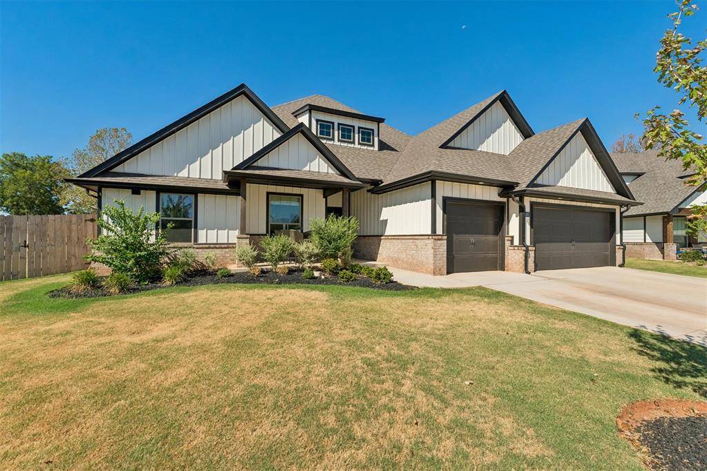 3405 Broadmoore DR, Moore, OK 73160