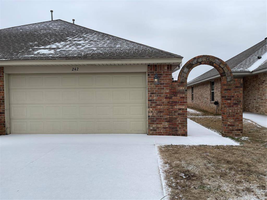 242 Woodbriar RD, Noble, OK 73068