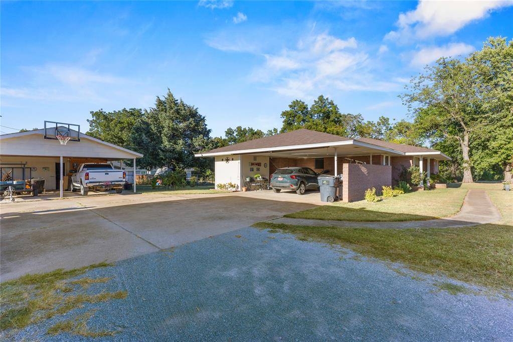 506 E Schmid ST, Wynnewood, OK 73098
