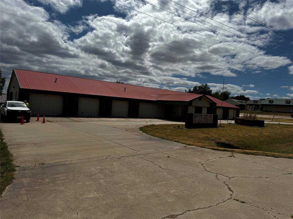 1805 W Wrangler BLVD, Seminole, OK 74868