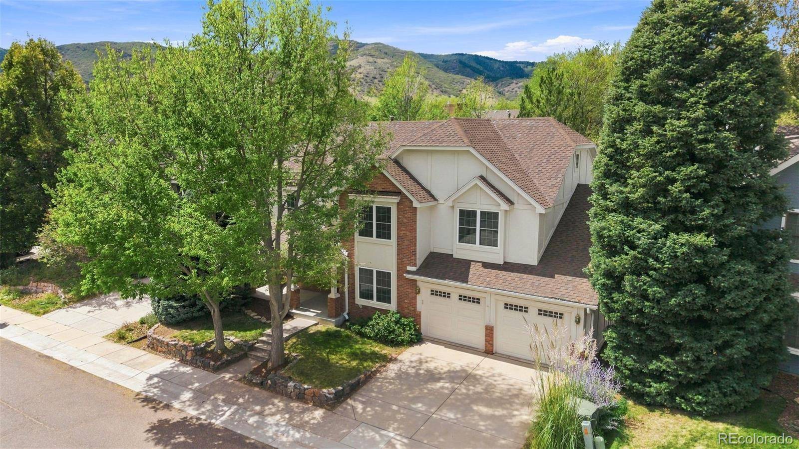 7 Bridlegate LN, Littleton, CO 80127