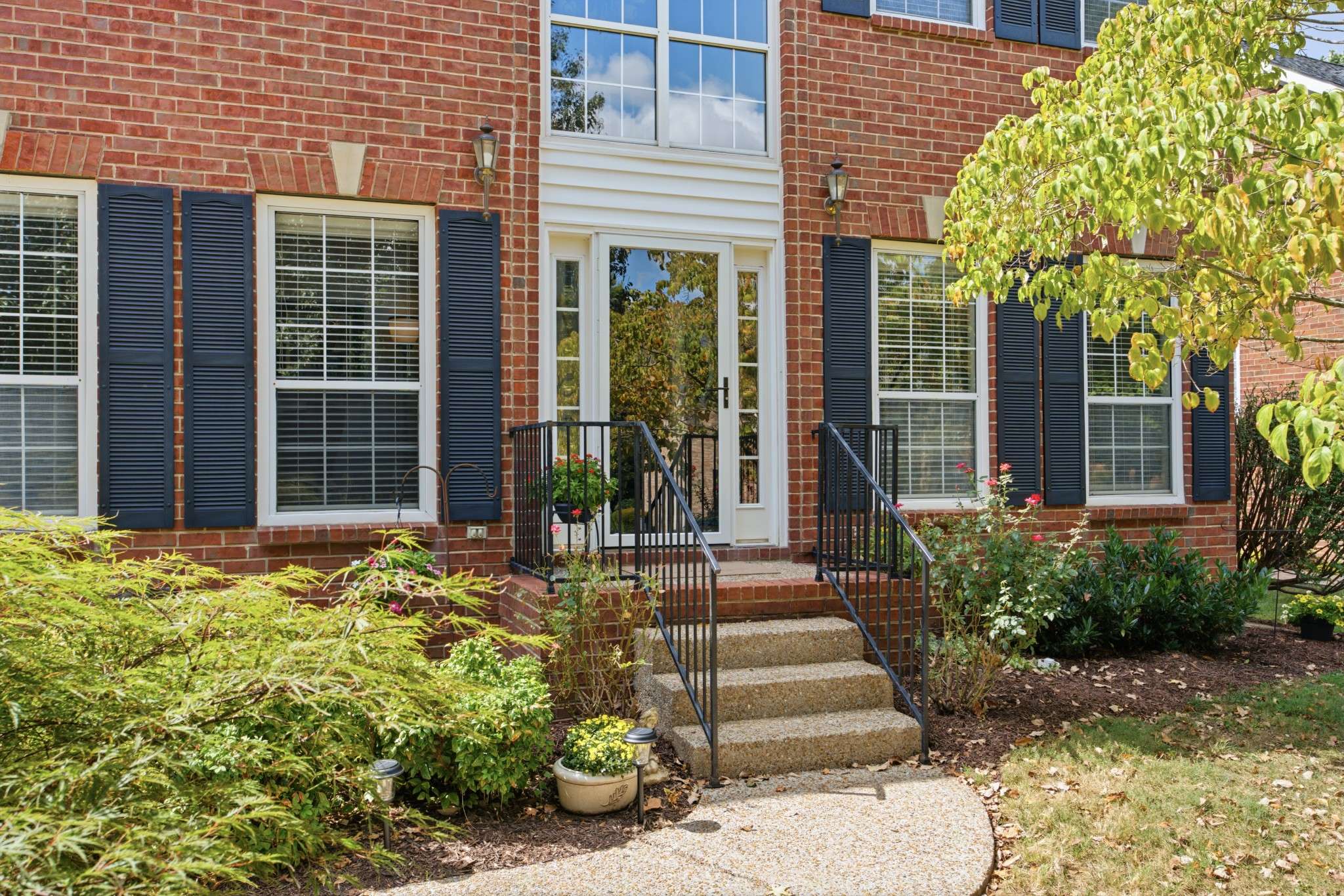 7020 Meadow Ridge Cir, Nashville, TN 37221