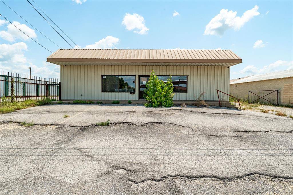 1208 E Washington Street, Stephenville, TX 76401