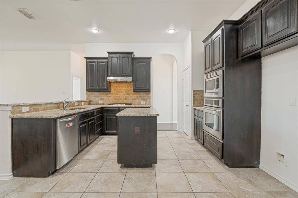 1501 Bricknell Drive, Glenn Heights, TX 75154