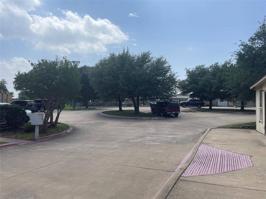 2379 Gus Thomasson Road, Mesquite, TX 75150