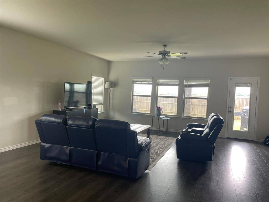 564 Declaration Way, Fate, TX 75189