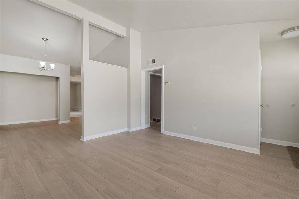3221 Ridgeview Circle, Irving, TX 75062