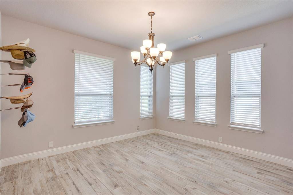 1116 Bear Oak Drive, Burleson, TX 76028