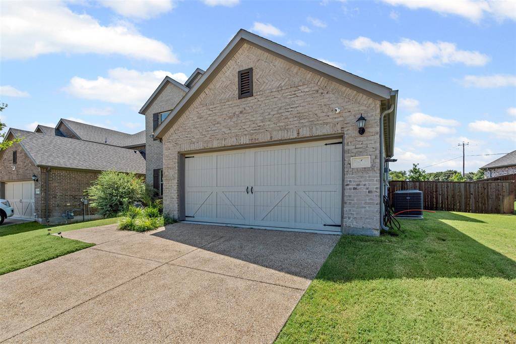 1206 Fox Chase Drive, Mansfield, TX 76063