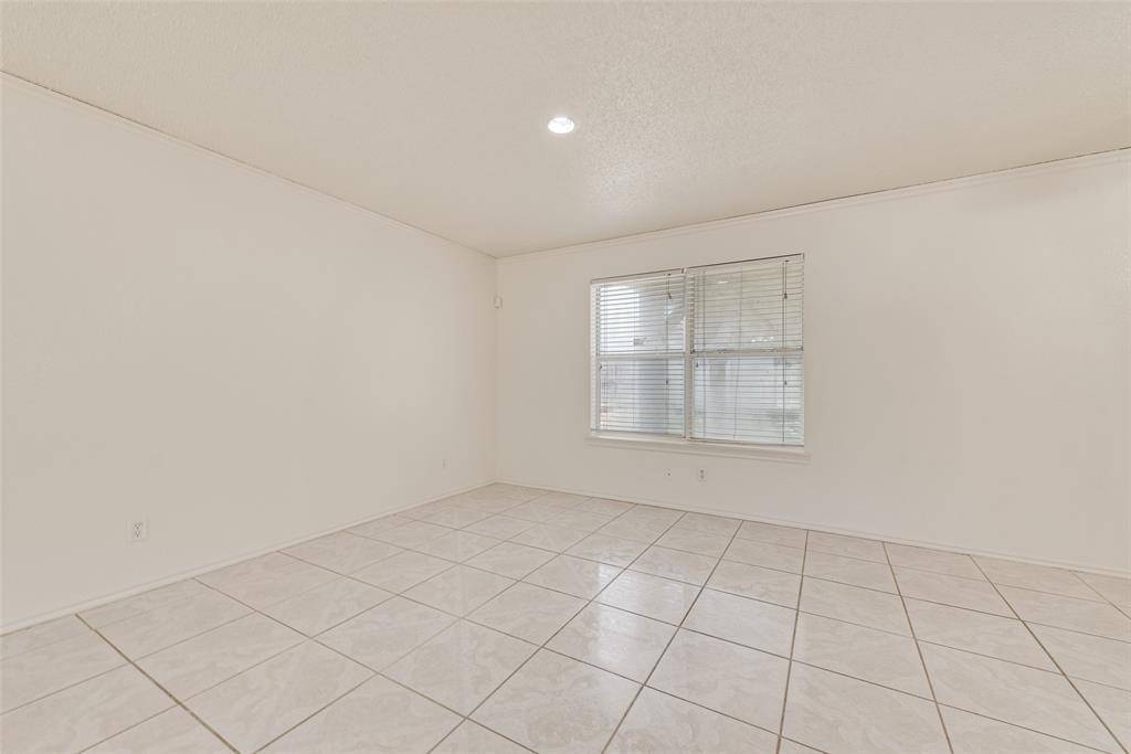 1412 Santa Elena Plaza, Dallas, TX 75211