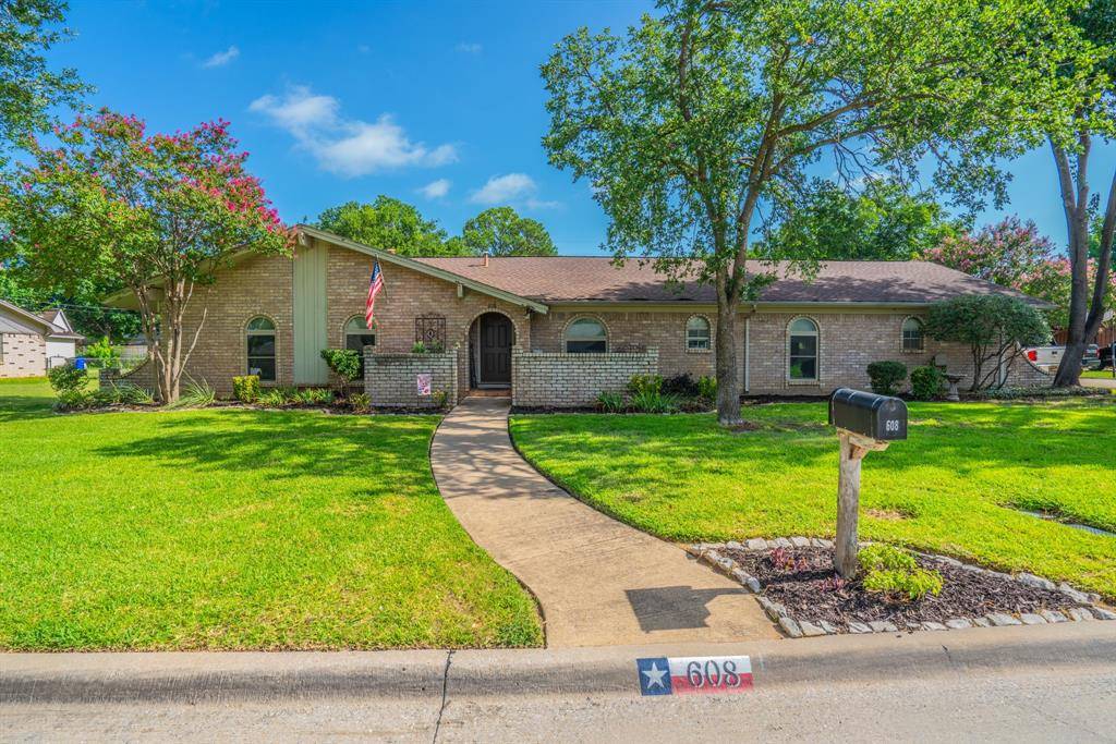 608 Field Street, Colleyville, TX 76034