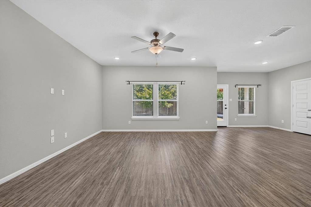 3348 Duncan Way, Corinth, TX 76210