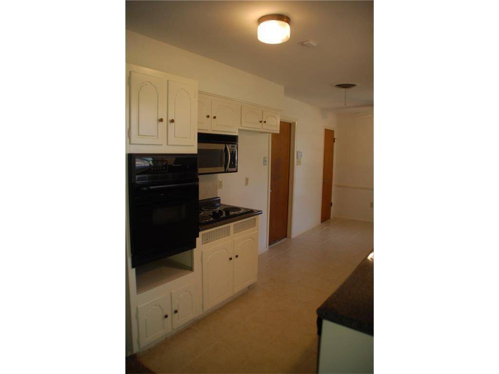 409 Wilshire Drive, Euless, TX 76040