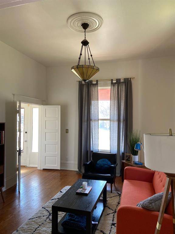 917 Sunset Avenue, Dallas, TX 75208