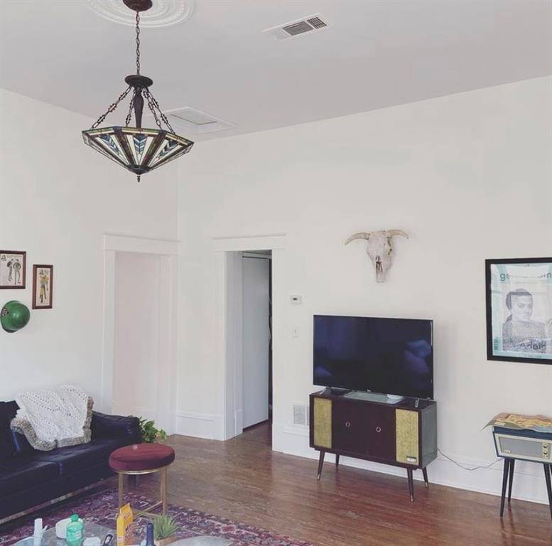 917 Sunset Avenue, Dallas, TX 75208