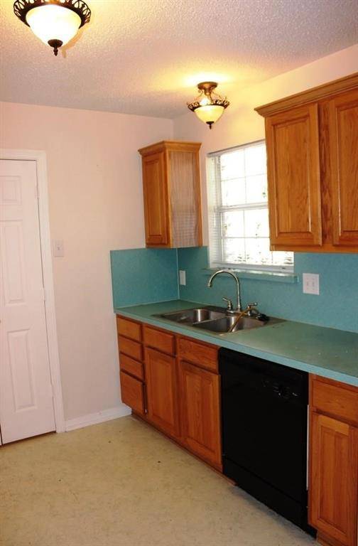 1303 S 5th Street, Midlothian, TX 76065