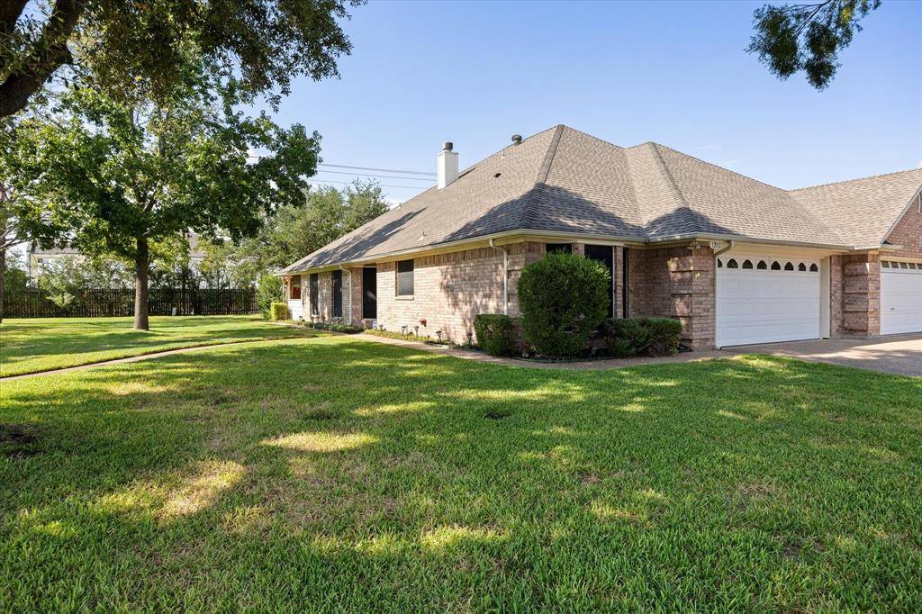 1202 Henard Lane, Granbury, TX 76048