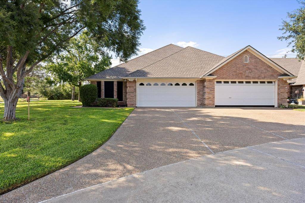 1202 Henard Lane, Granbury, TX 76048