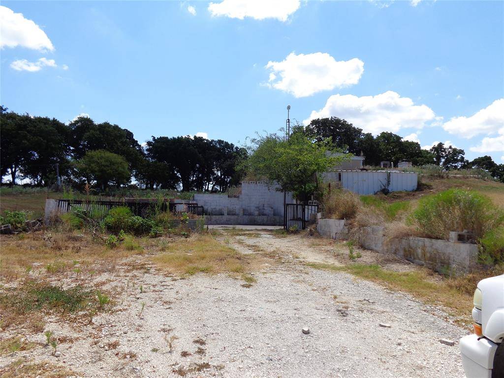 212 Private Road 114, Covington, TX 76636