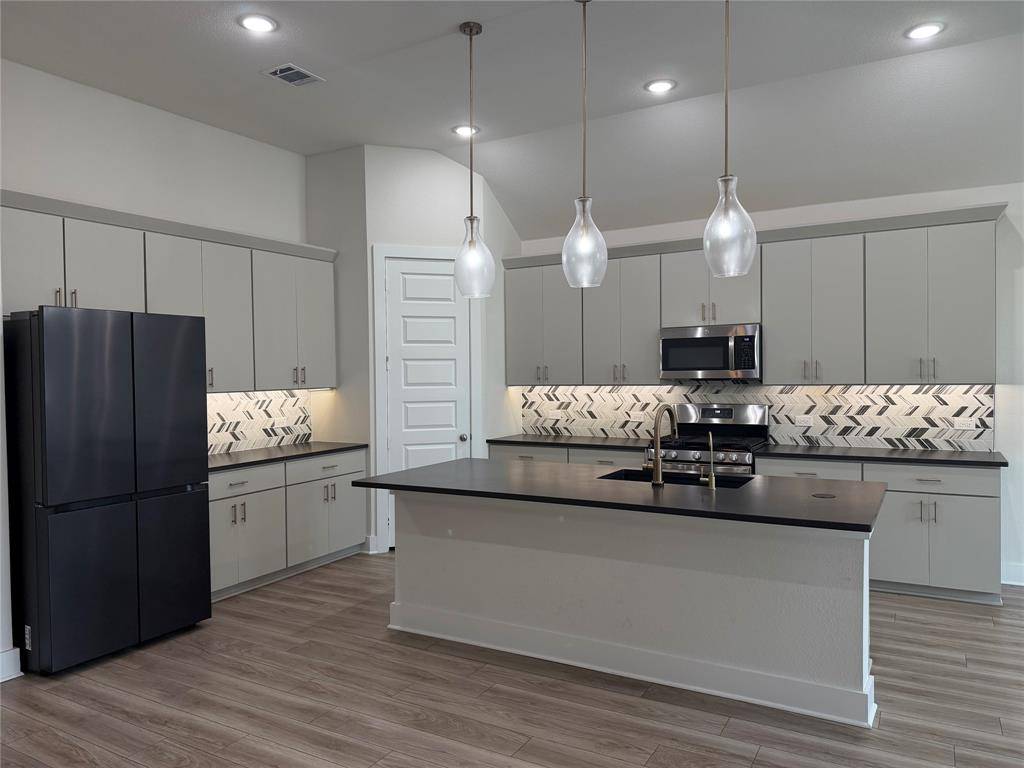7213 Camilla Street, Aubrey, TX 76227