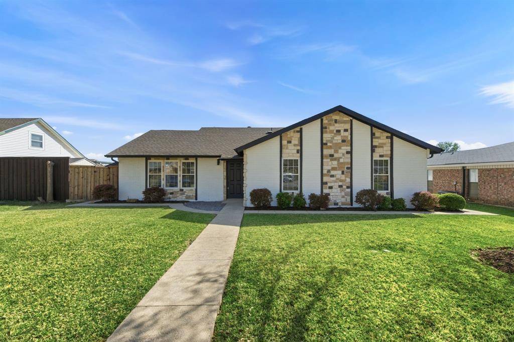 746 Red Wing Drive, Lewisville, TX 75067