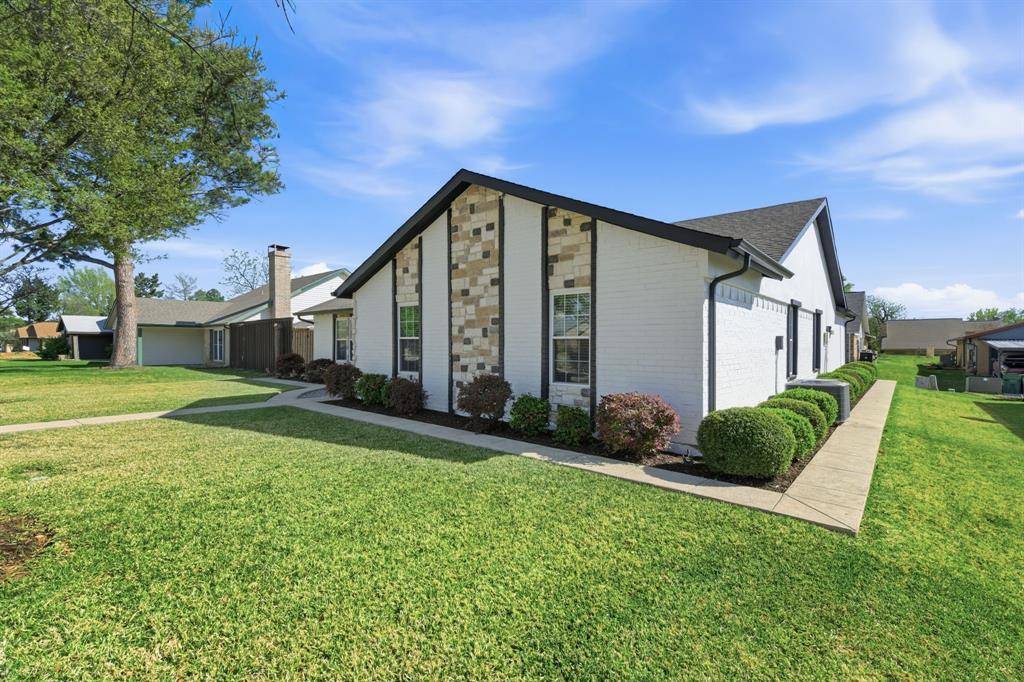 746 Red Wing Drive, Lewisville, TX 75067