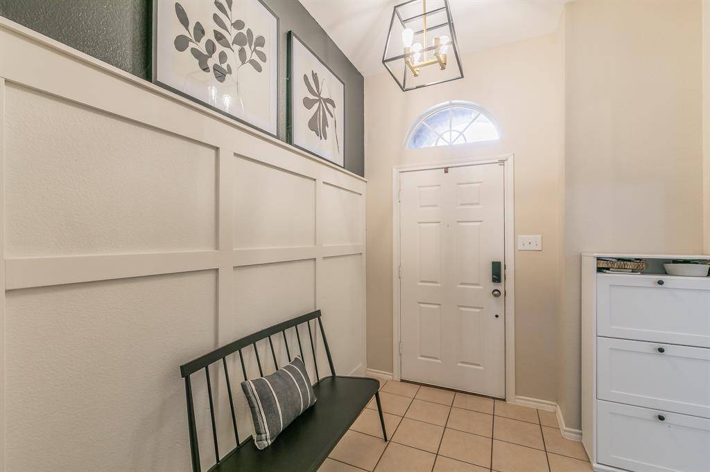 5009 Bedfordshire Drive, Fort Worth, TX 76135